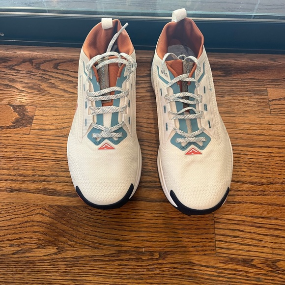 Men’s nike gore-Tex trail shoes - Picture 4 of 5